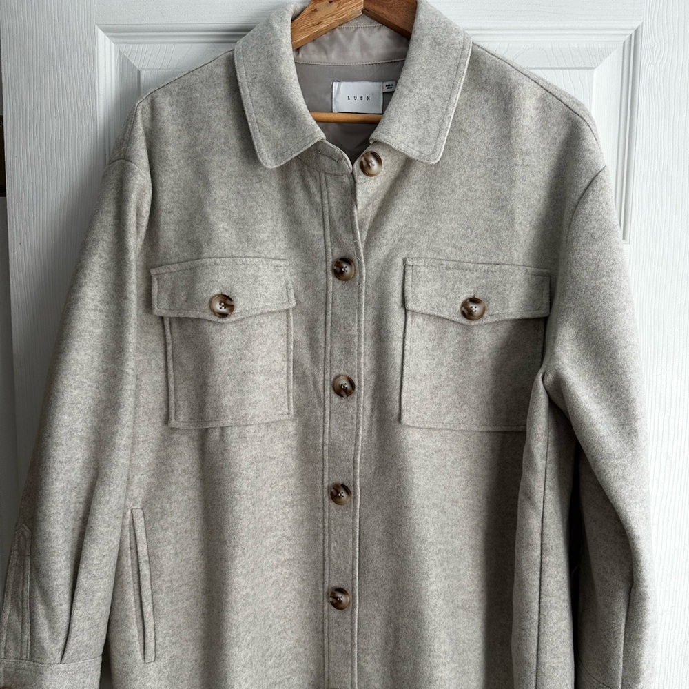 Lush Shacket with pockets!